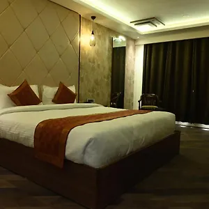 The Triumph 3* Varanasi